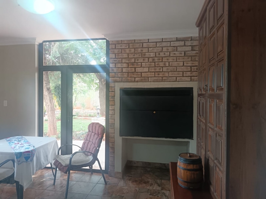 4 Bedroom Property for Sale in Rhodesdene Northern Cape